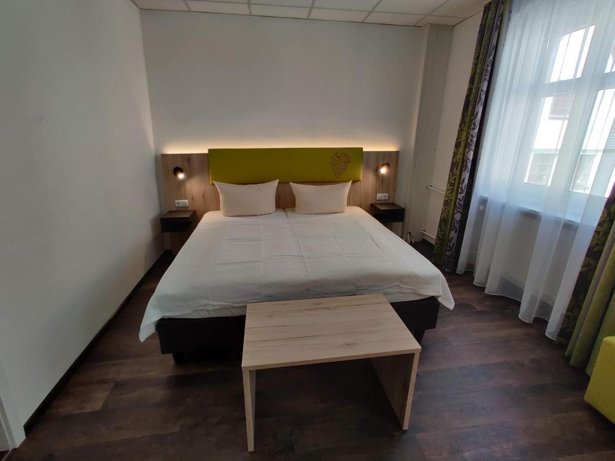 Hotel Goldene Traube ギュンツブルク エクステリア 写真
