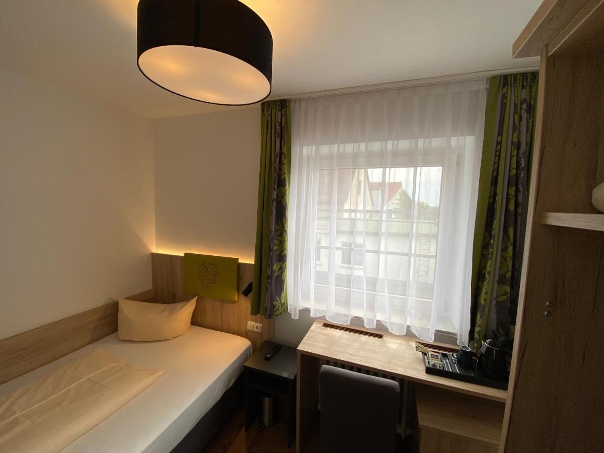 Hotel Goldene Traube ギュンツブルク エクステリア 写真